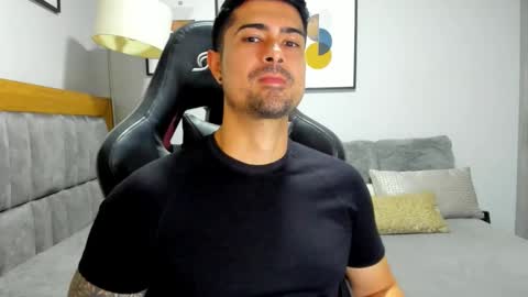 Snapshot of adam_clarke chatting on 11-05-25, 04:23 adam clarke online show from 11-05-25, 04:23