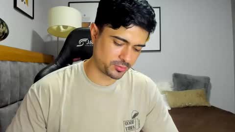 Snapshot of adam_clarke chatting on 12-15-25, 04:06 adam clarke online show from 12-15-25, 04:06