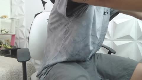 Snapshot of adam_evehotroom chatting on 01-25-25, 04:35 adam_evehotroom online show from 01-25-25, 04:35