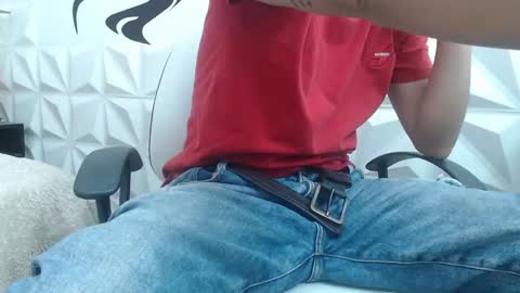 Snapshot of adam_evehotroom chatting on 02-15-25, 09:37 adam_evehotroom online show from 02-15-25, 09:37