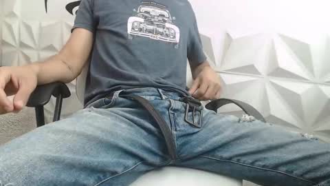 Snapshot of adam_evehotroom chatting on 02-16-25, 11:05 adam_evehotroom online show from 02-16-25, 11:05