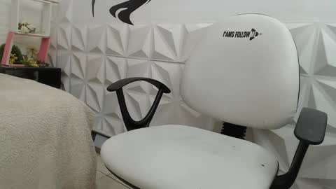 Snapshot of adam_evehotroom chatting on 02-24-25, 12:30 adam_evehotroom online show from 02-24-25, 12:30