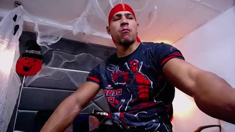 adam_fit19cm online show from 11-01-25, 01:57