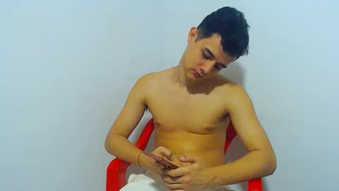 Snapshot of adam_hot11 chatting on 03-01-25, 02:26 adam hot11 online show from 03-01-25, 02:26