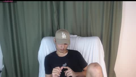 Snapshot of adam_sinclair chatting on 11-04-25, 04:11 adam_sinclair online show from 11-04-25, 04:11