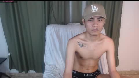 Snapshot of adam_sinclair chatting on 11-04-25, 05:01 adam_sinclair online show from 11-04-25, 05:01