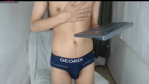 Snapshot of adam_sinclair chatting on 11-19-25, 05:57 adam_sinclair online show from 11-19-25, 05:57