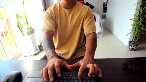 Adam Valencia online show from 11-09-25, 08:07