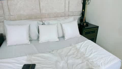 adam and Sara online show from 04-10-26, 08:57