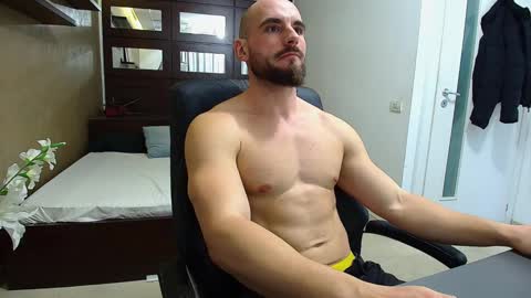 Snapshot of adamjameson chatting on 02-19-25, 09:39 AdamJameson online show from 02-19-25, 09:39