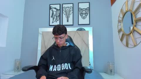 Adams Bobby online show from 11-11-25, 11:32