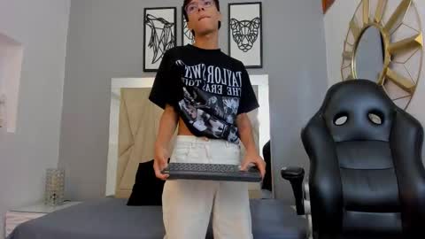 Adams Bobby online show from 11-18-25, 11:47