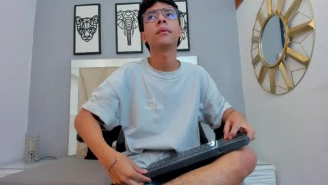 Adams Bobby online show from 04-21-26, 11:05