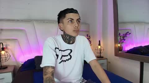 Snapshot of adamswalkerr_ chatting on 02-08-26, 11:57 AdamsWalkerr online show from 02-08-26, 11:57