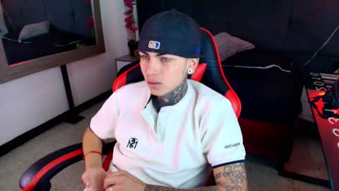 AdamsWalkerr  online show from 04-29-26, 02:32