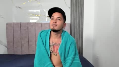 Snapshot of adan_and_evva chatting on 03-17-26, 07:17 adan_and_evva online show from 03-17-26, 07:17