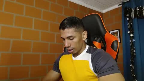 Adan Sin online show from 01-28-25, 03:25