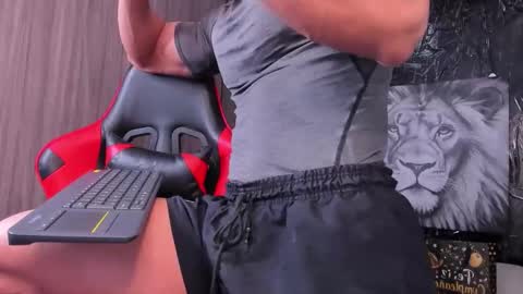 Adan Sin online show from 11-18-25, 04:22