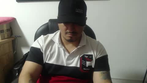 Snapshot of adan_smith_ chatting on 12-15-25, 07:23 online show from 12-15-25, 07:23