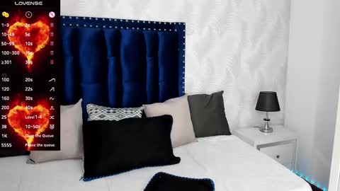 NIcolle online show from 09-12-25, 12:49