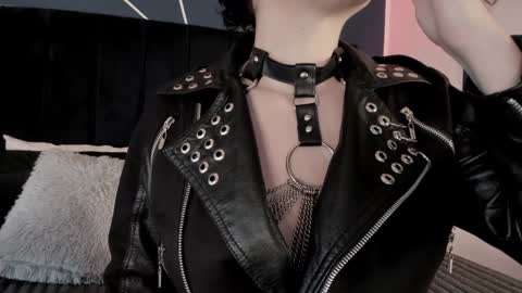 Ade  online show from 12-18-24, 07:52