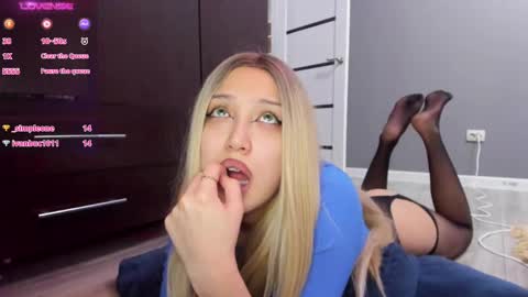 Snapshot of adel_li chatting on 03-12-25, 11:20 Adel online show from 03-12-25, 11:20