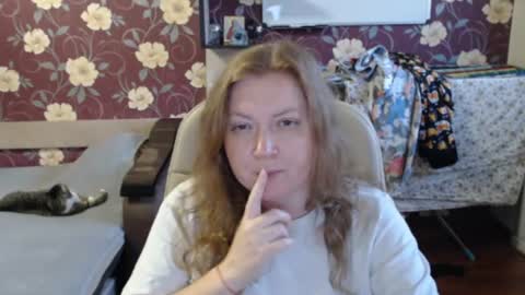 Snapshot of adel_redhead_ chatting on 07-15-26, 05:18 Adel online show from 07-15-26, 05:18