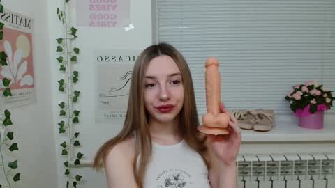 Snapshot of adele0_0 chatting on 02-15-25, 02:11 Adele online show from 02-15-25, 02:11