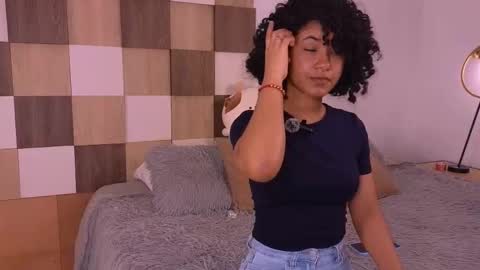 Snapshot of adele_carter_ chatting on 12-22-25, 03:31 Andrea online show from 12-22-25, 03:31