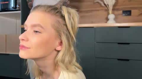 Adele Nick online show from 03-20-26, 07:35