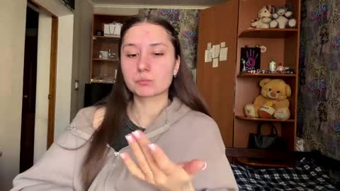 Poly online show from 03-25-26, 09:15