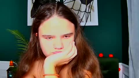 adelecruzz online show from 10-31-25, 08:26