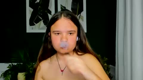 Snapshot of adelecruzz chatting on 04-25-26, 01:41 adelecruzz online show from 04-25-26, 01:41