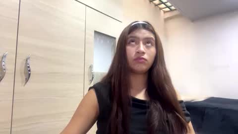 Snapshot of adelein_foxxx chatting on 10-06-25, 04:26 adellein foxx online show from 10-06-25, 04:26