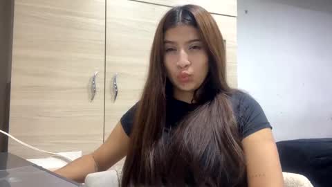 Snapshot of adelein_foxxx chatting on 10-16-25, 05:08 adellein foxx online show from 10-16-25, 05:08