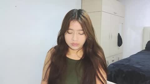 Snapshot of adelein_foxxx chatting on 10-28-25, 01:20 adellein foxx online show from 10-28-25, 01:20