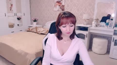 Snapshot of adelemoran chatting on 01-24-25, 09:05 AdeleMoran online show from 01-24-25, 09:05