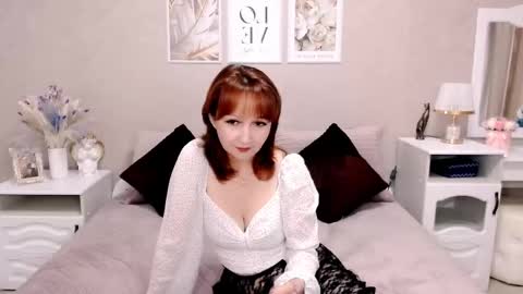 Snapshot of adelemoran chatting on 09-17-25, 07:04 AdeleMoran online show from 09-17-25, 07:04