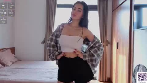 Adelia online show from 10-31-25, 01:06