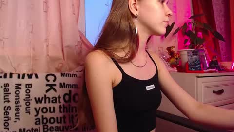 Lina online show from 01-25-25, 12:47