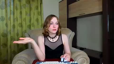Snapshot of adelina_cowell chatting on 07-06-26, 03:03 Adelina online show from 07-06-26, 03:03