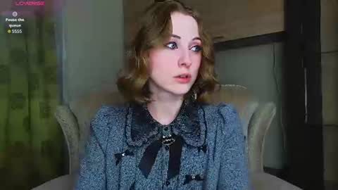 Snapshot of adelina_cowell chatting on 07-24-26, 01:53 Adelina online show from 07-24-26, 01:53