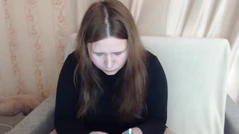 Snapshot of adelinalawson chatting on 12-19-24, 10:02 adelinalawson online show from 12-19-24, 10:02