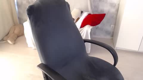 Snapshot of adelinalawson chatting on 09-23-25, 09:34 adelinalawson online show from 09-23-25, 09:34