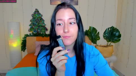 Snapshot of adell_berry chatting on 12-19-24, 02:23 Adel online show from 12-19-24, 02:23