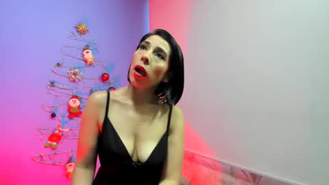 Snapshot of adellelennox_cg chatting on 12-18-24, 11:24 Adelle online show from 12-18-24, 11:24