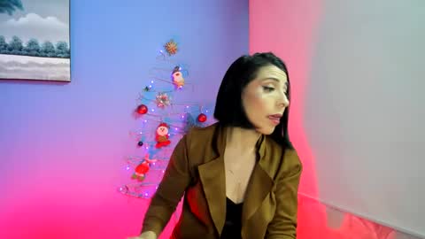 Snapshot of adellelennox_cg chatting on 12-31-24, 11:09 Adelle online show from 12-31-24, 11:09