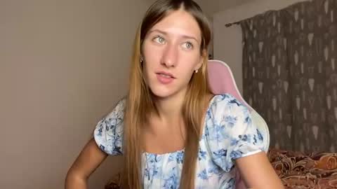 Snapshot of adellqueen chatting on 07-01-26, 09:47 Adell online show from 07-01-26, 09:47