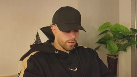 Ades online show from 11-29-25, 11:35