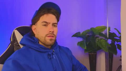 Ades online show from 12-22-25, 11:18